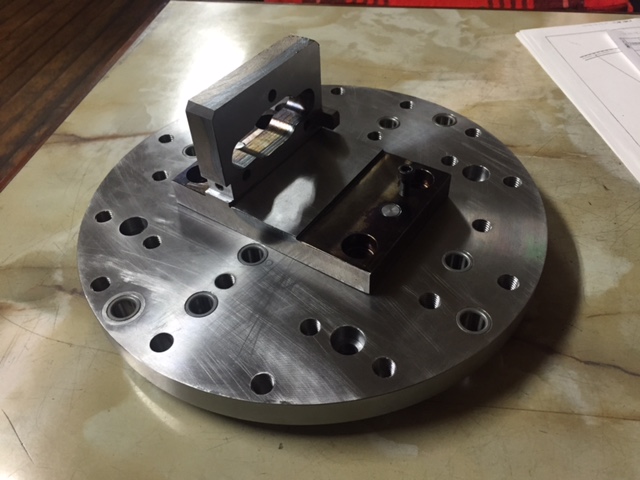 傾斜CNC円テーブル用マシニング治具
